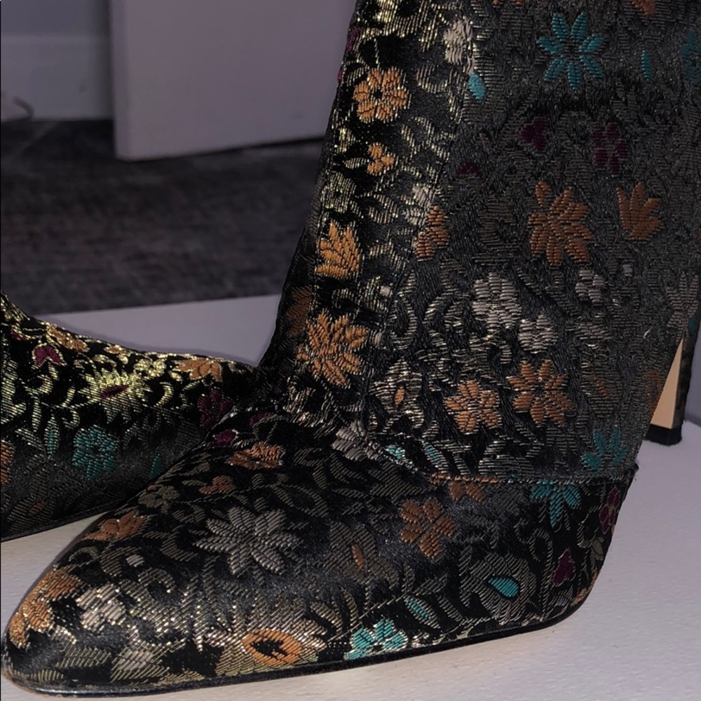 Heels - Picture 3 of 3